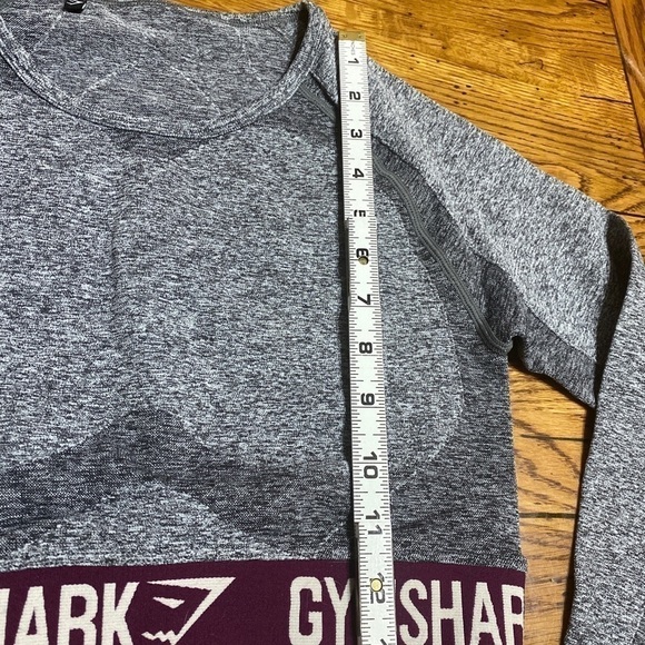 Gymshark Flex Crop Top Long Sleeve Cropped Shirt Gray/Mauroon US Size S. - Picture 2 of 6